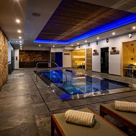 ロジ ホテル デュ ラック ドゥ ラ マディーヌ 3* Heudicourt-sous-les-Côtes