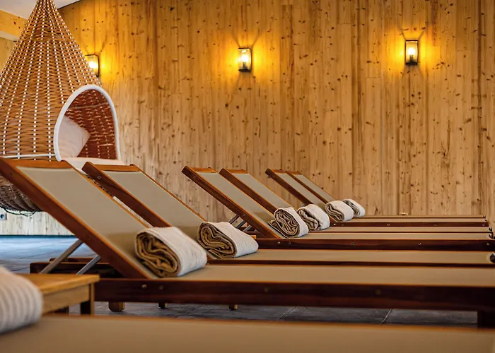 ホテル ロジ ホテル デュ ラック ドゥ ラ マディーヌ